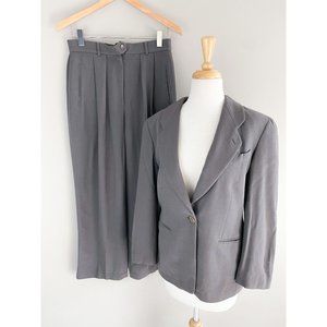 Giorgio Armani Gray Two Piece Wool Suit Women's 42 / Medium / 6